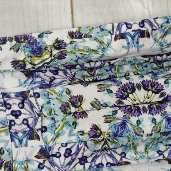 Talbots Floral Pleated Skirt Size 10P - Picture 4 of 10